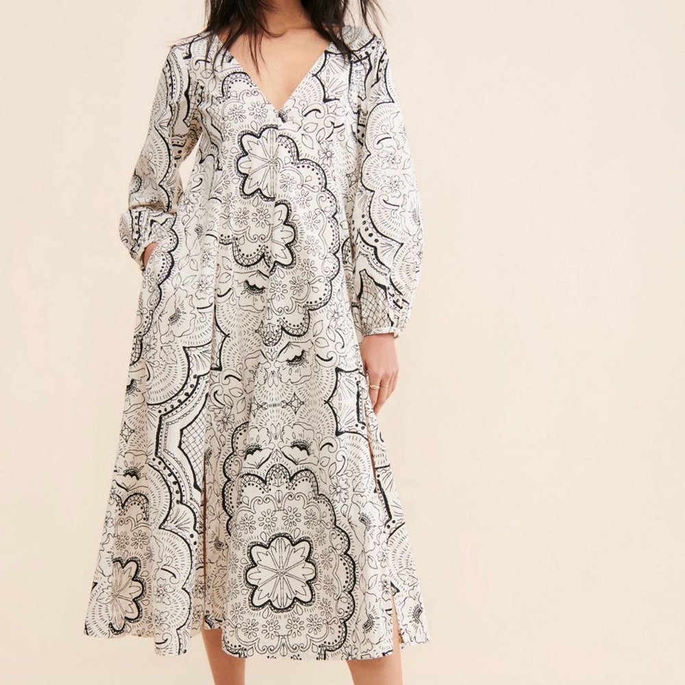 Anthropologie Boho Midi Dress Black White Print
Flowy long sleeve midi dress - Picture 1 of 8